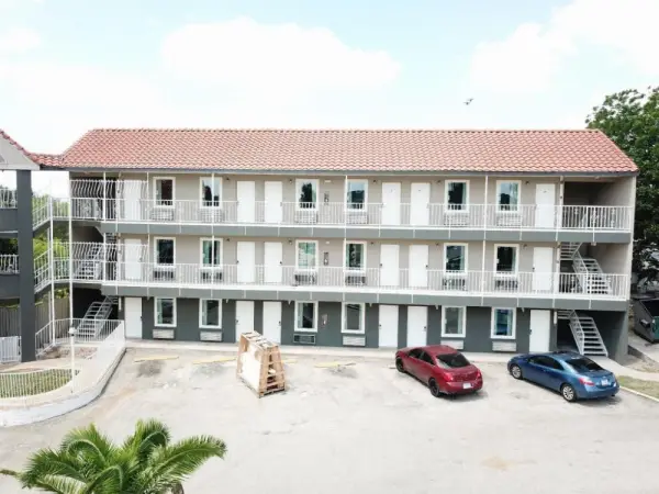 Village Motor Inn 4