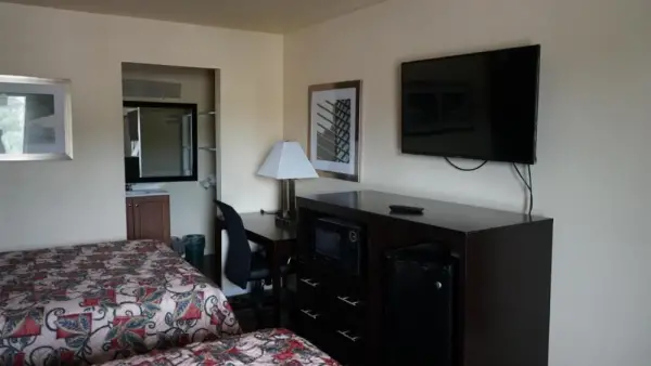 Village Motor Inn 7